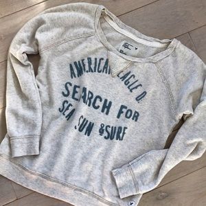 American Eagle beige crewneck sweatshirt